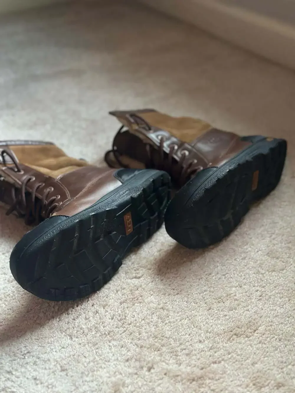 UGG Butte Waterproof Winter Boots Size 5